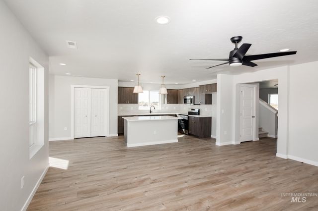 1628 SW Pegasus Peak Ave, Mountain Home, ID 83647