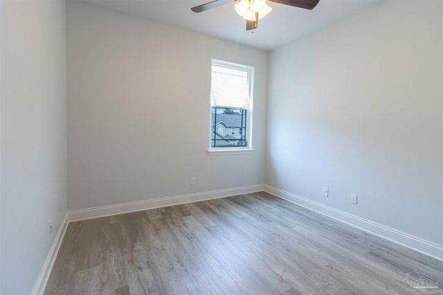 1733 Sound Haven Ct, Navarre, FL 32566