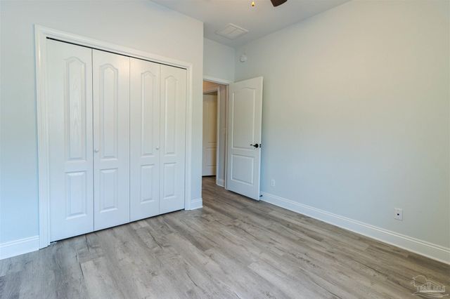 1733 Sound Haven Ct, Navarre, FL 32566