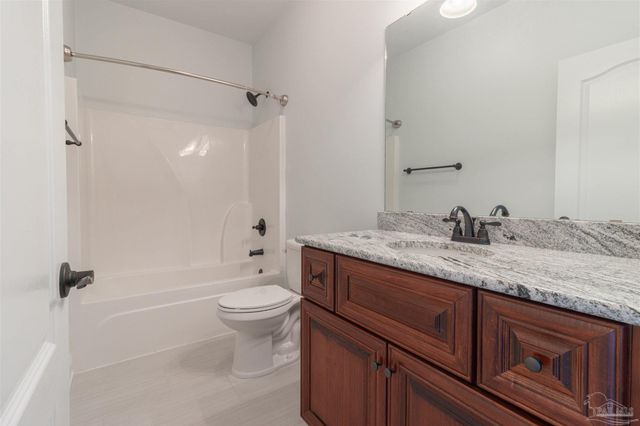 1733 Sound Haven Ct, Navarre, FL 32566