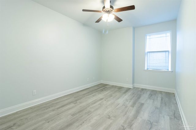 1733 Sound Haven Ct, Navarre, FL 32566