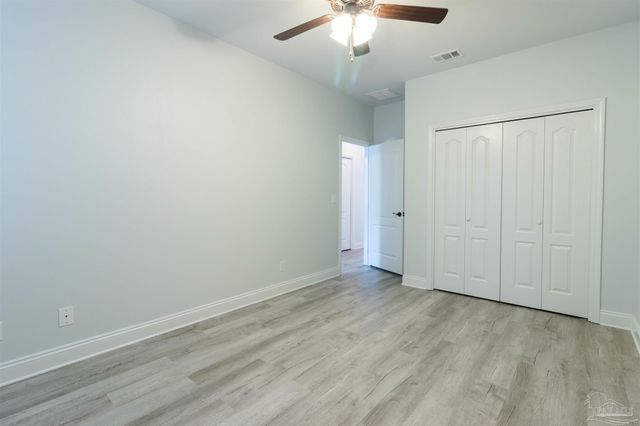 1733 Sound Haven Ct, Navarre, FL 32566