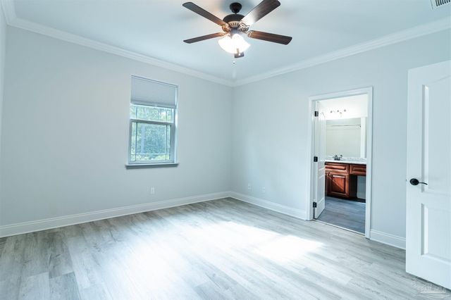 1733 Sound Haven Ct, Navarre, FL 32566