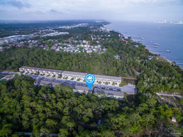 1733 Sound Haven Ct, Navarre, FL 32566