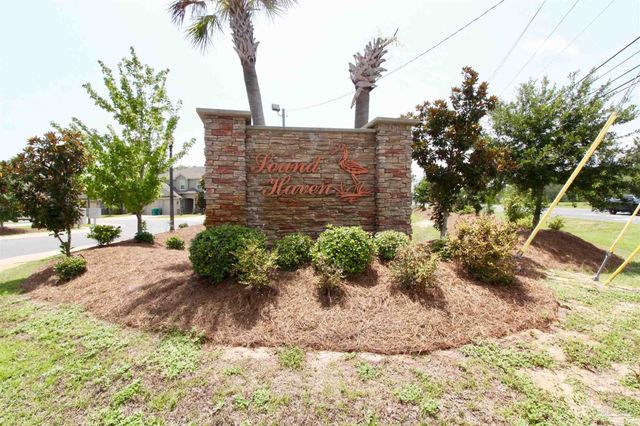 1733 Sound Haven Ct, Navarre, FL 32566