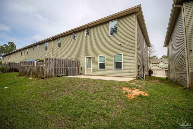 1733 Sound Haven Ct, Navarre, FL 32566