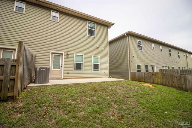 1733 Sound Haven Ct, Navarre, FL 32566