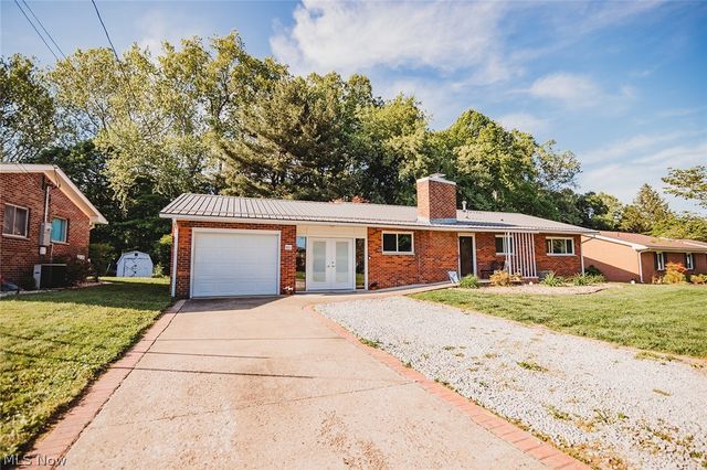 301 Bohl Drive, Marietta, OH 45750