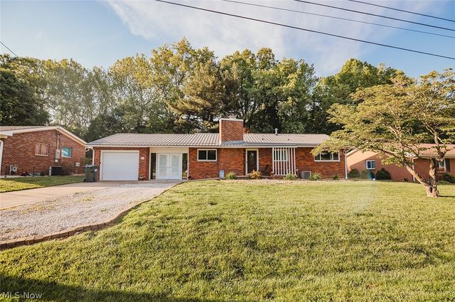 301 Bohl Drive, Marietta, OH 45750