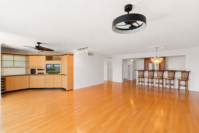 500 Three Islands Blvd 618, Hallandale Beach, FL 33009
