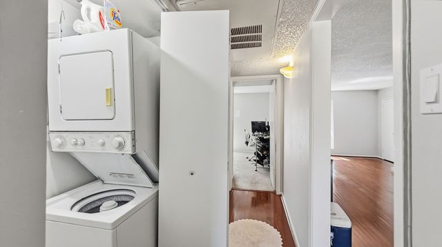 5232 Fleetwood Oaks Avenue 216, Dallas, TX 75235
