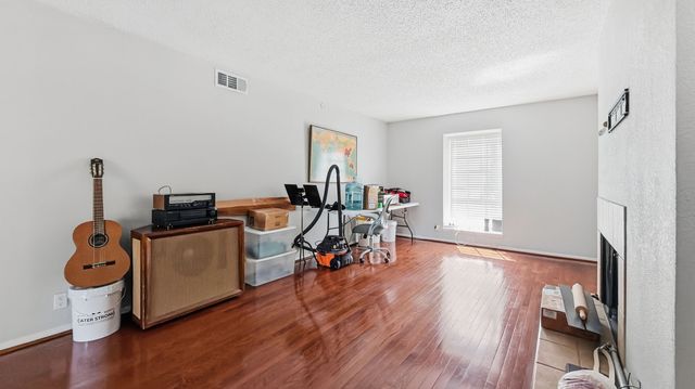 5232 Fleetwood Oaks Avenue 216, Dallas, TX 75235