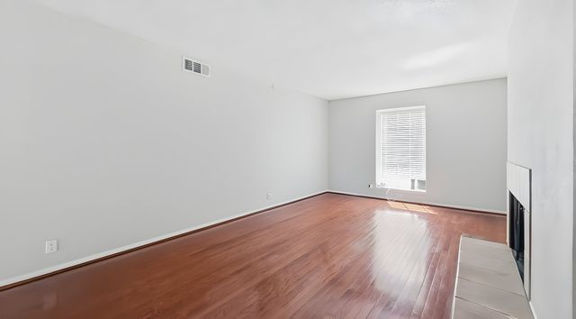 5232 Fleetwood Oaks Avenue 216, Dallas, TX 75235