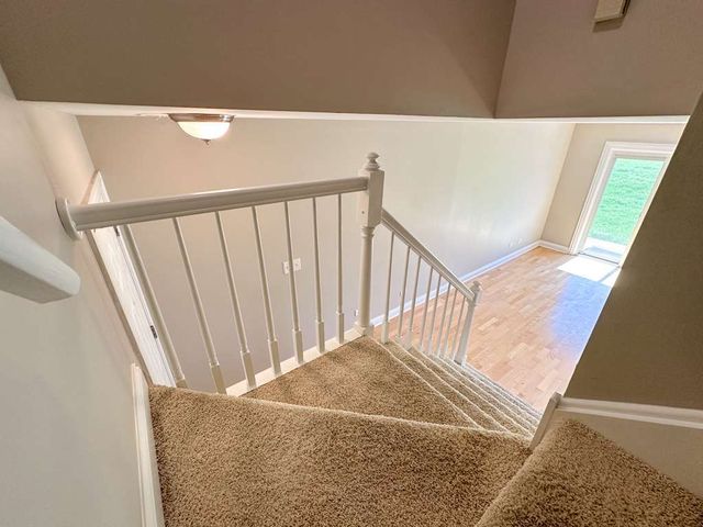 11 Foxcroft Road 11-127, Naperville, IL 60565