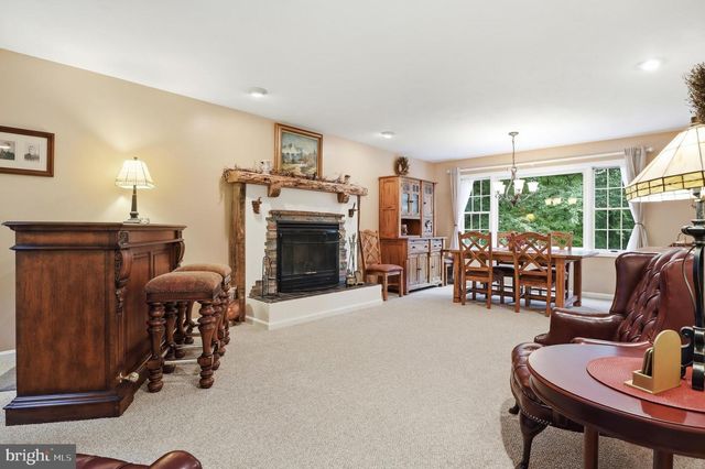 801 MOUNTAIN CT, Hanover, PA 17331