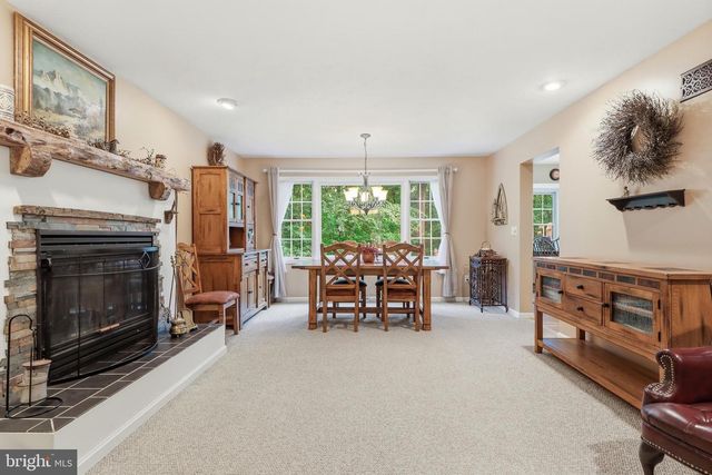 801 MOUNTAIN CT, Hanover, PA 17331