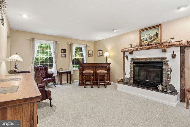 801 MOUNTAIN CT, Hanover, PA 17331