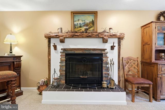 801 MOUNTAIN CT, Hanover, PA 17331