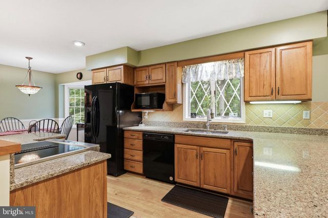 801 MOUNTAIN CT, Hanover, PA 17331