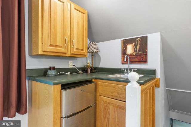 801 MOUNTAIN CT, Hanover, PA 17331