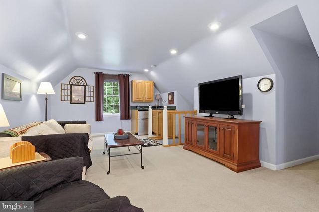 801 MOUNTAIN CT, Hanover, PA 17331