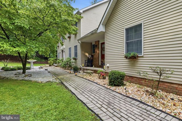 801 MOUNTAIN CT, Hanover, PA 17331