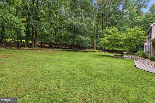 801 MOUNTAIN CT, Hanover, PA 17331