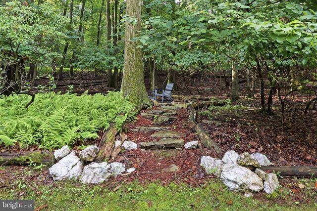 801 MOUNTAIN CT, Hanover, PA 17331