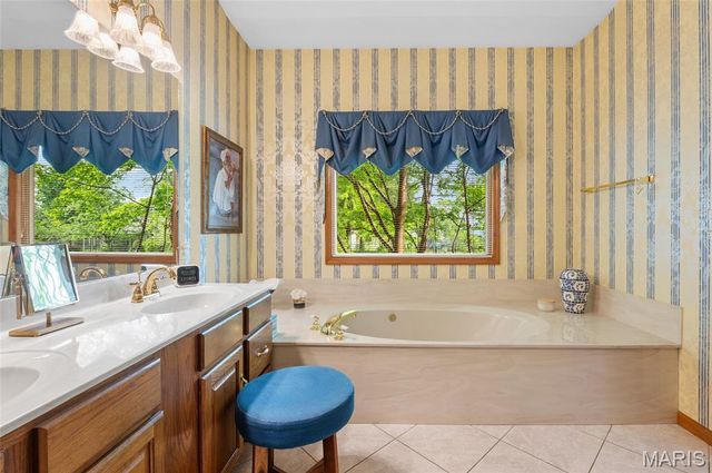 13 Weybridge Court, Edwardsville, IL 62025