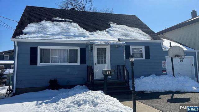 228 Philip Avenue, Elmwood Park, NJ 07407