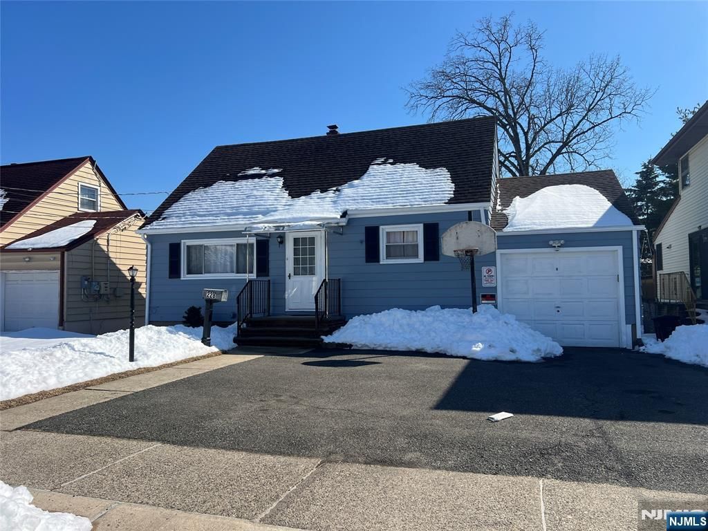 228 Philip Avenue, Elmwood Park, NJ 07407