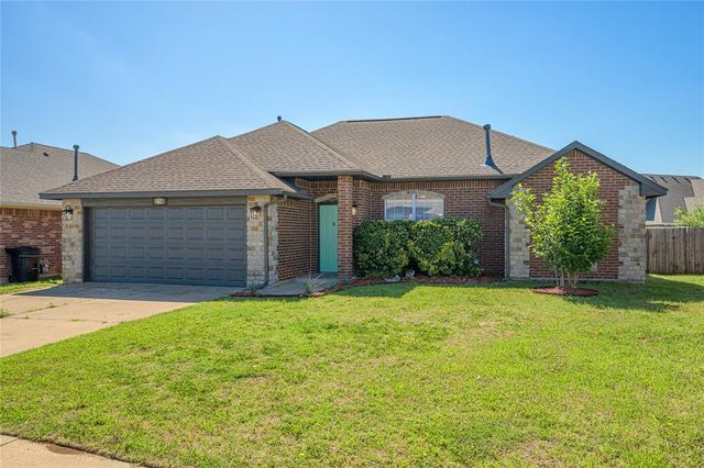216 SW 40th Street, Moore, OK 73160