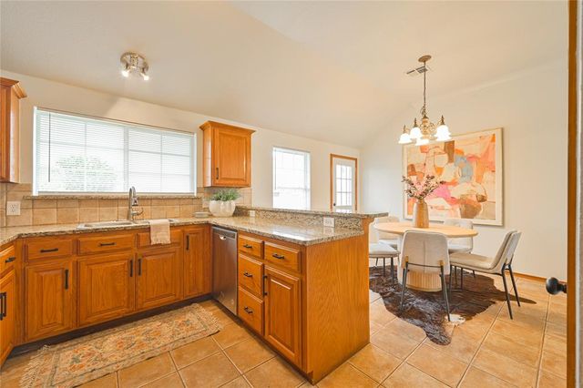 216 SW 40th Street, Moore, OK 73160