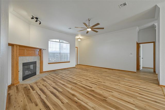 216 SW 40th Street, Moore, OK 73160