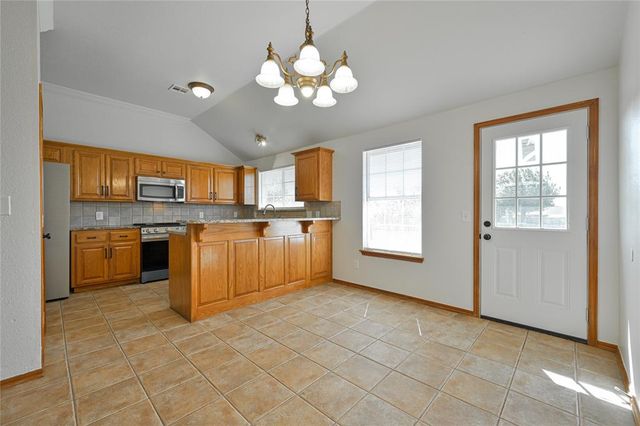 216 SW 40th Street, Moore, OK 73160