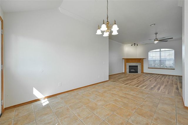 216 SW 40th Street, Moore, OK 73160