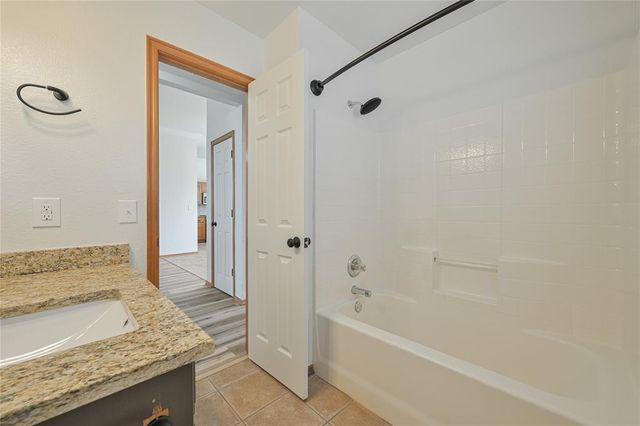 216 SW 40th Street, Moore, OK 73160