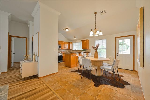 216 SW 40th Street, Moore, OK 73160