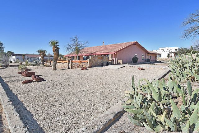 6621 Vista Hermosa, Las Cruces, NM 88007