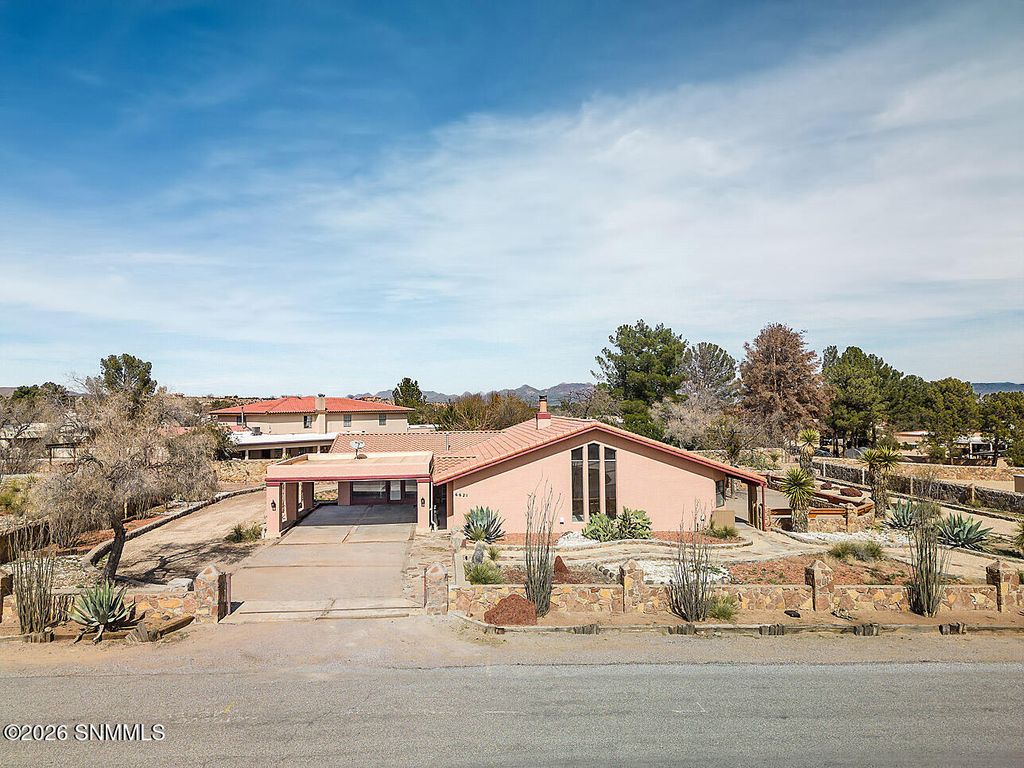 6621 Vista Hermosa, Las Cruces, NM 88007