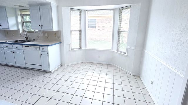 1521 Leicester Street, Garland, TX 75044