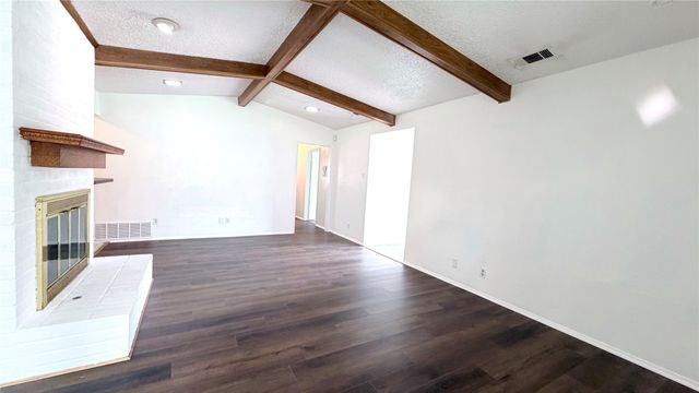 1521 Leicester Street, Garland, TX 75044