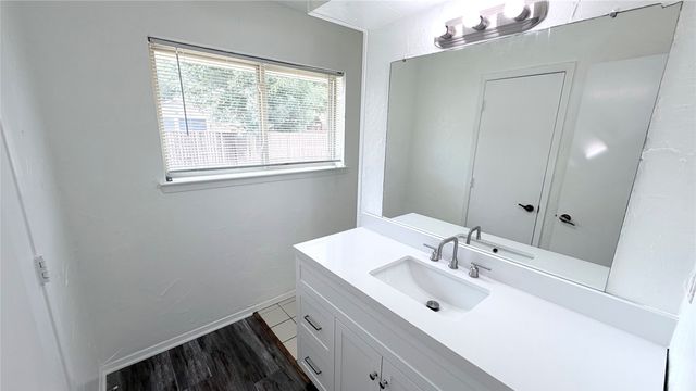 1521 Leicester Street, Garland, TX 75044