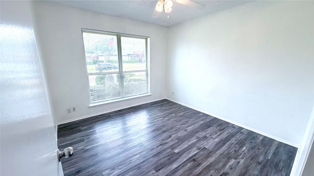 1521 Leicester Street, Garland, TX 75044