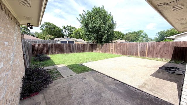 1521 Leicester Street, Garland, TX 75044