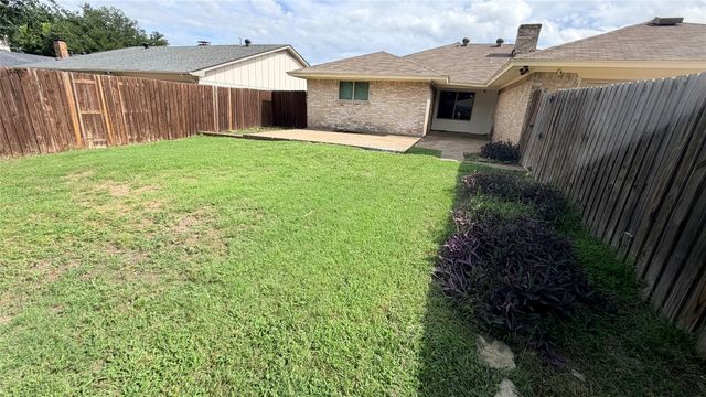 1521 Leicester Street, Garland, TX 75044