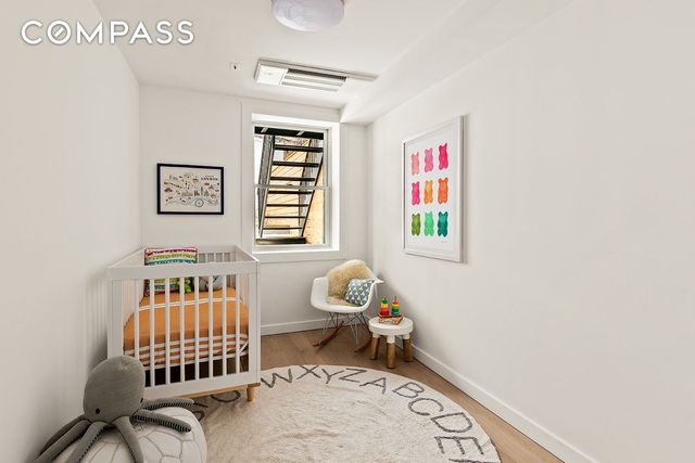 109 2nd Place, New York City, NY 11231