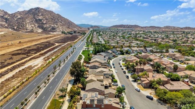 3948 Paseo Del Mar, Perris, CA 92571