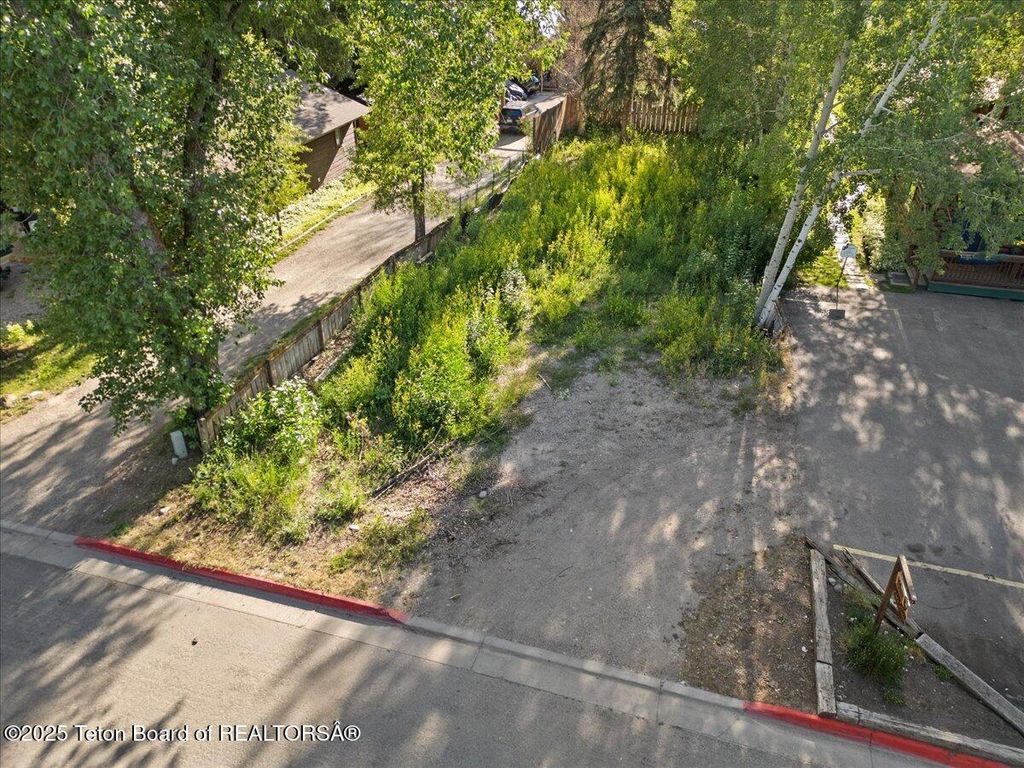 415 N GLENWOOD Street, Jackson, WY 83001 photo 12