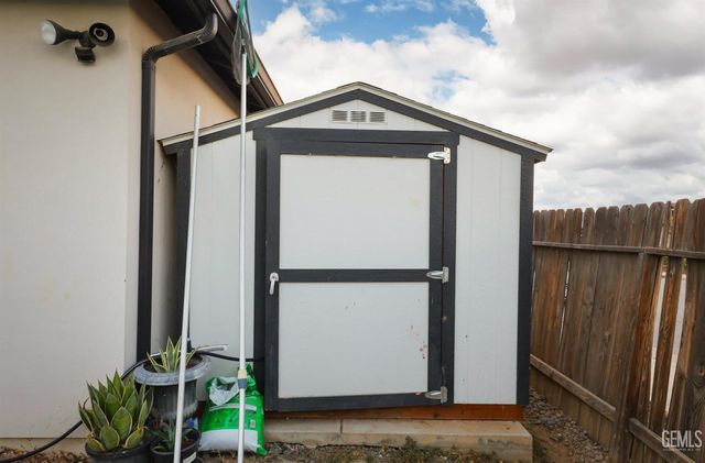 6613 Woodall Court, Bakersfield, CA 93306